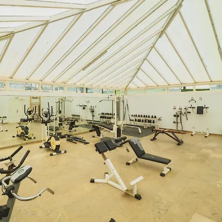 Cubo's Urban Brigitte & Parking Appartement