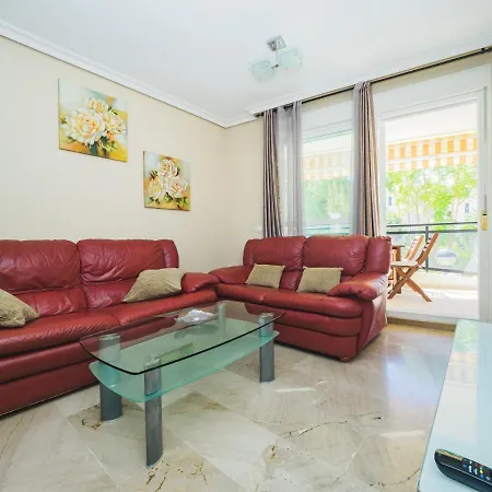 Cubo's Urban Brigitte & Parking アパート