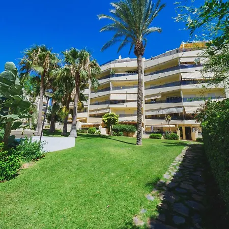 Cubo's Urban Brigitte & Parking * Torremolinos