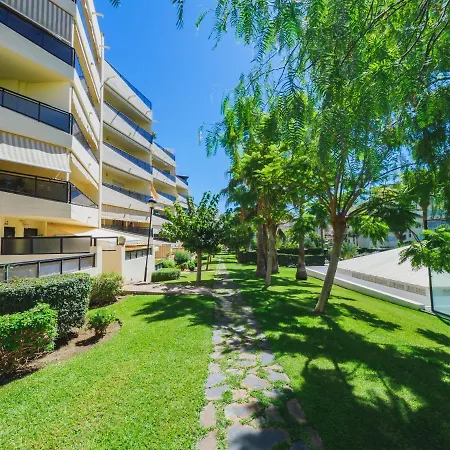 Cubo's Urban Brigitte & Parking * Torremolinos