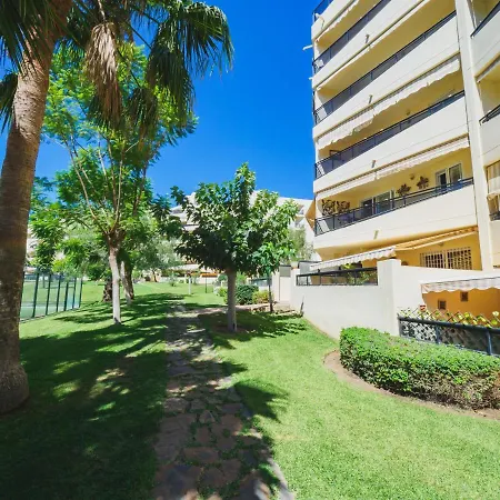 Cubo's Urban Brigitte & Parking Apartamento *