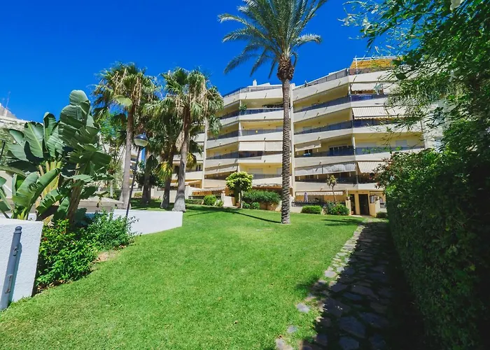 Cubo's Urban Brigitte & Parking * Torremolinos