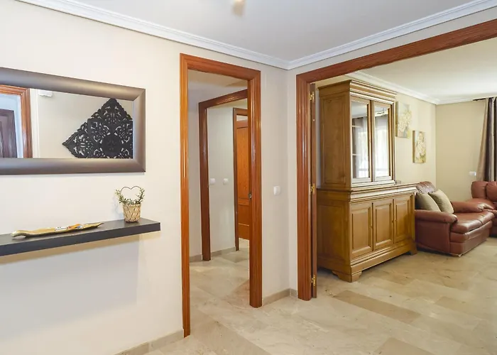 Cubo's Urban Brigitte & Parking Torremolinos