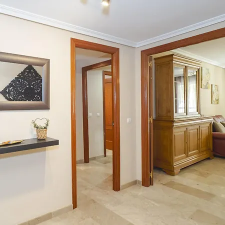 Cubo's Urban Brigitte & Parking 托雷莫利诺斯